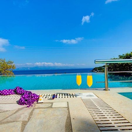 Villa Terra Del Nonno With Sea Views & Pool Gaios Bagian luar foto