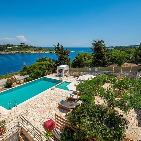 Villa Terra Del Nonno With Sea Views & Pool Gaios Bagian luar foto