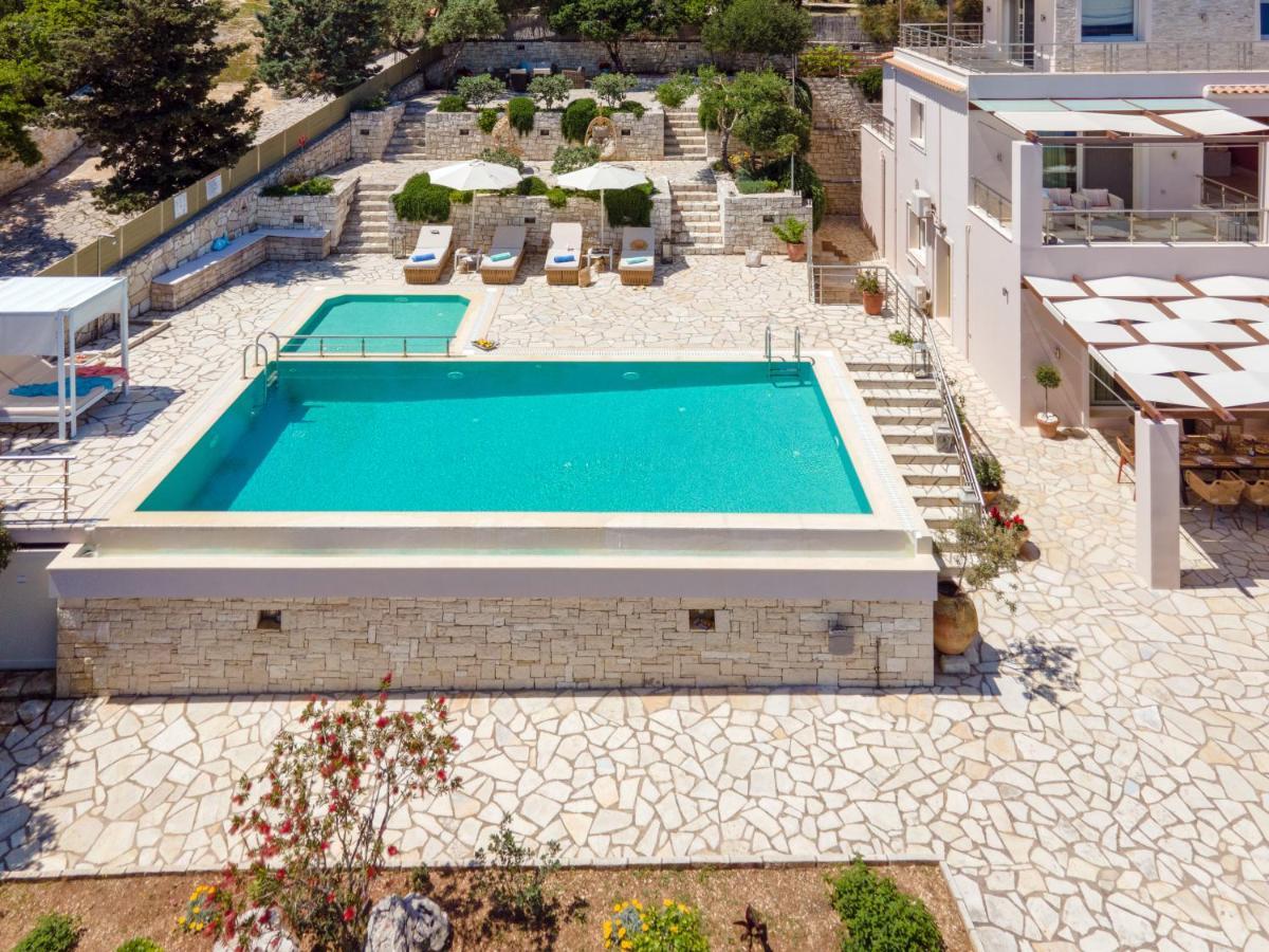 Villa Terra Del Nonno With Sea Views & Pool Gaios Bagian luar foto